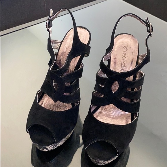 Shoedazzle Wedge Sandals - Picture 2 of 4